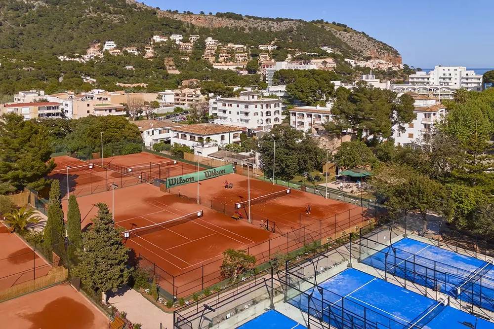 Tennis- und Padelplätze Canyamel